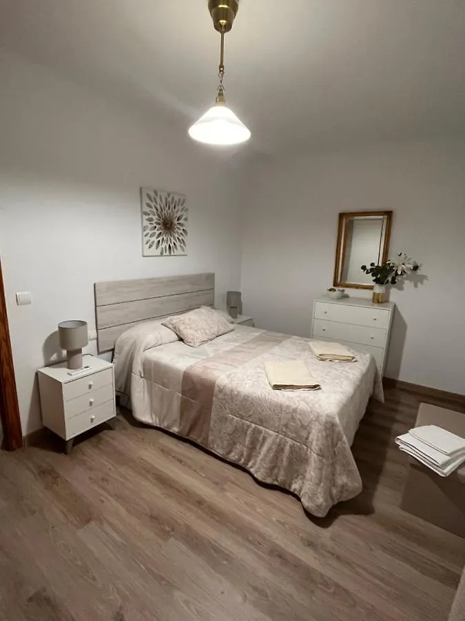 Apartamentos El Peligro contacts